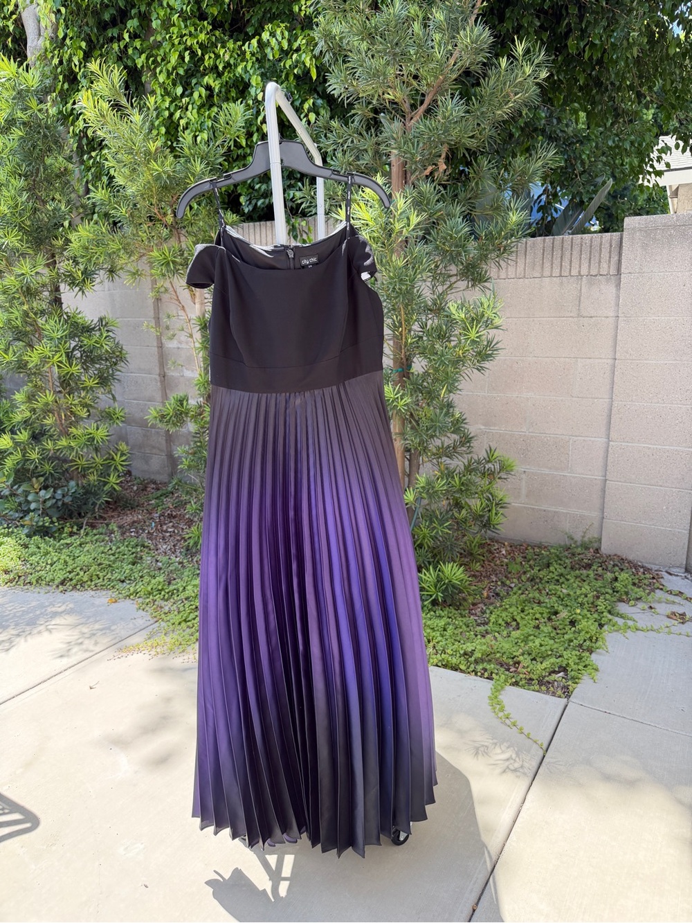City Chic Trendy Passion Deep Purple Ombre Pleated Maxi Dress - size 16 - Picture 7 of 9